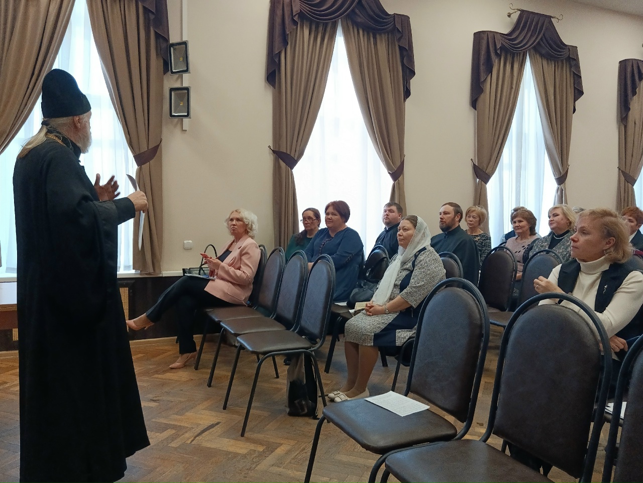 ot-rozhdestvenskikh-chtenij-k-ezhednevnoj-rabote